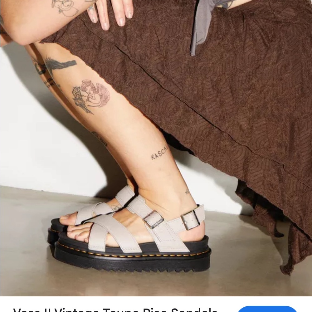 Dr.Martens Voss Sandal 2 in Taupe color